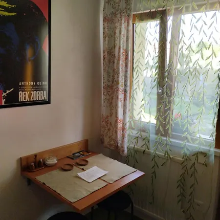 Malé útulné S Koupelnou A Kuchyňkou Apartamento Svinarov