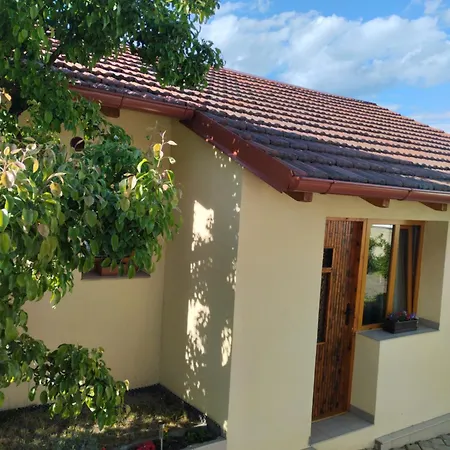 Male Utulne S Koupelnou A Kuchynkou アパート